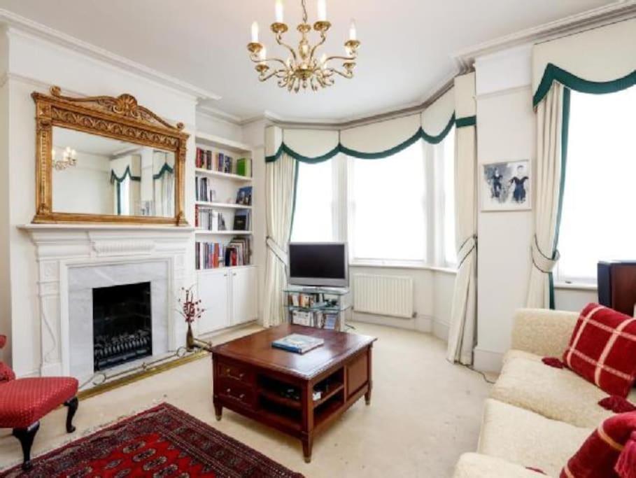 Large 3 Bed Flat In Central Wimbledon Londra Exterior foto